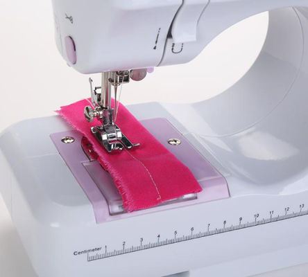 Mini machine à coudre électrique à zigzag durable Longueur de couture facultative pour la couture de tissus