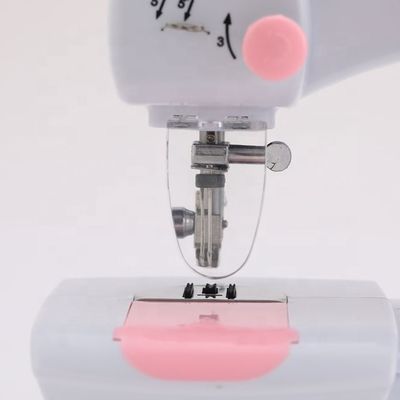 Machine à coudre ménagère en métal ABS à double vitesse et alimentation électrique conviviale