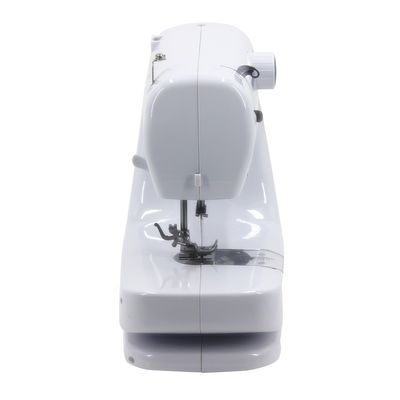 La machine à coudre Singer à couture réglable.