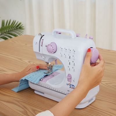 Machine à coudre à zigzag à fonction multiple pour les vêtements ménagers